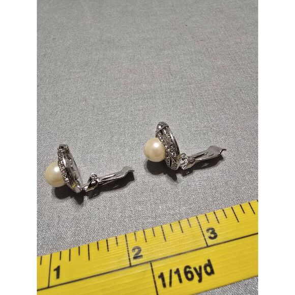 Clip On Earrings - Picture 6 of 7